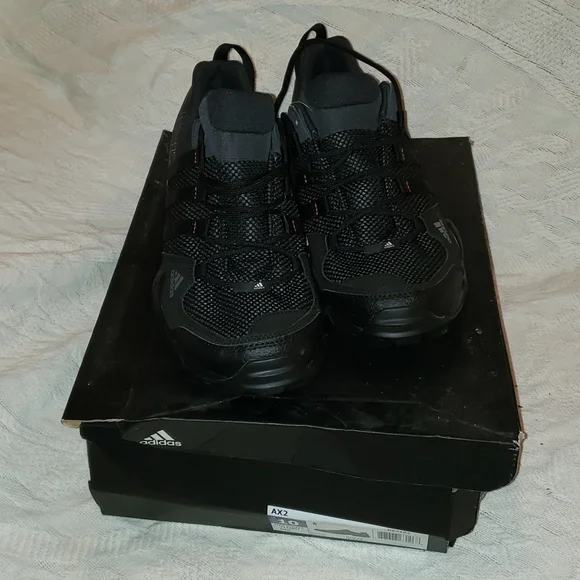 Adidas Men Shoes, Size 10, Brand New - Picture 3 of 9